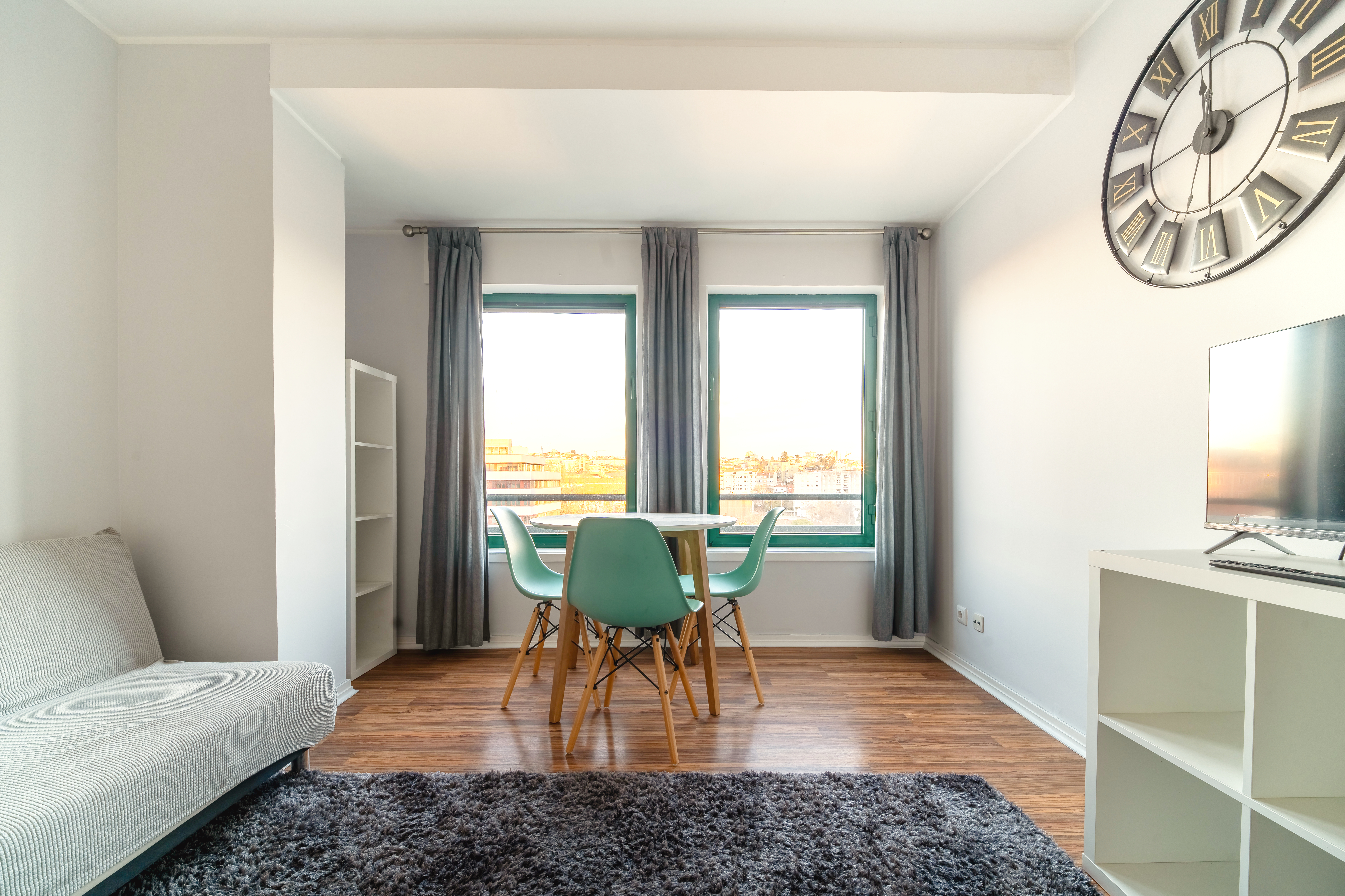 Furnished 1-bedroom apartment with parking space at Praça da Galiza