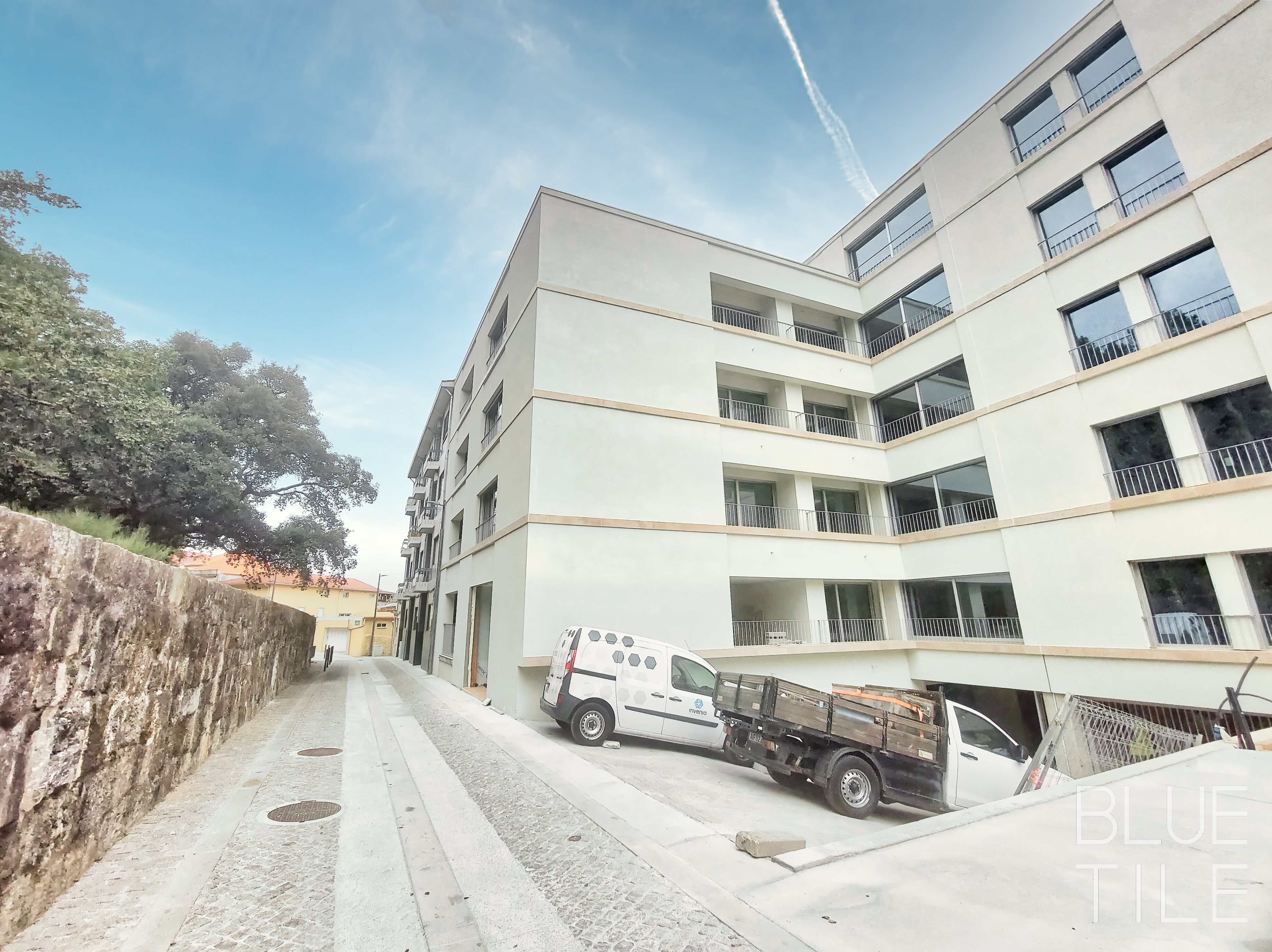One-Bedroom Apartment (T1) – 3rd Floor – South and West Facing, Overlooking Covelo Park, with Private Parking Space